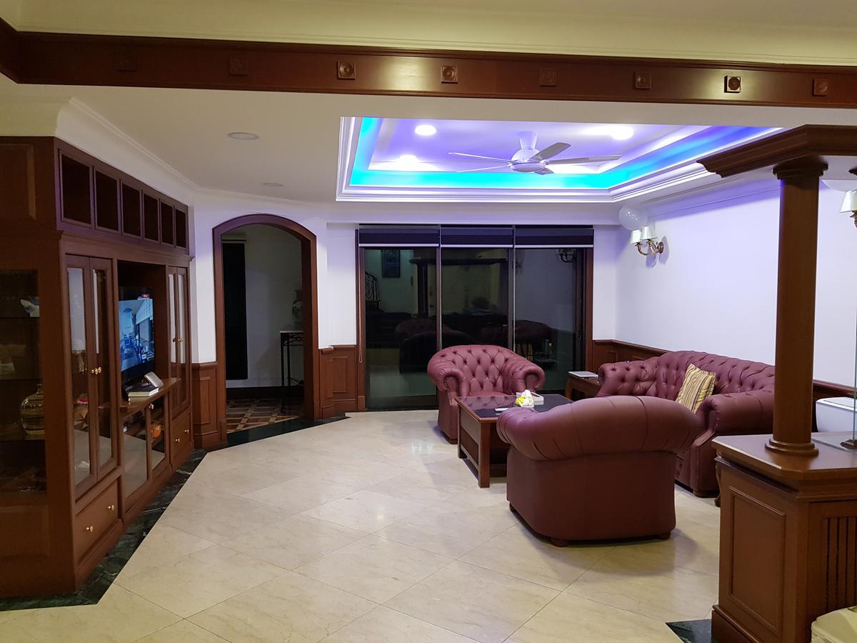 Aparthotel Marina Court Luxury Penthouse à Kota Kinabalu Extérieur photo