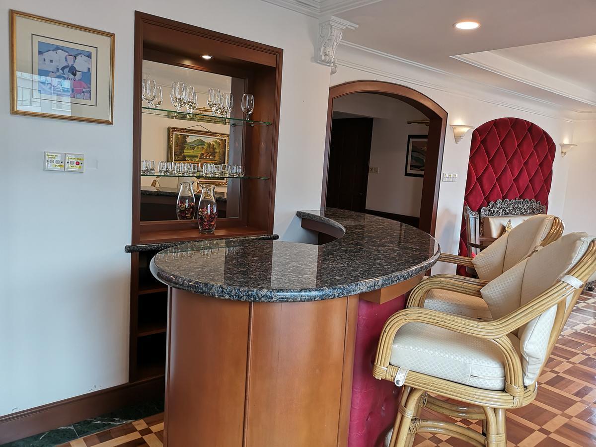 Aparthotel Marina Court Luxury Penthouse à Kota Kinabalu Extérieur photo