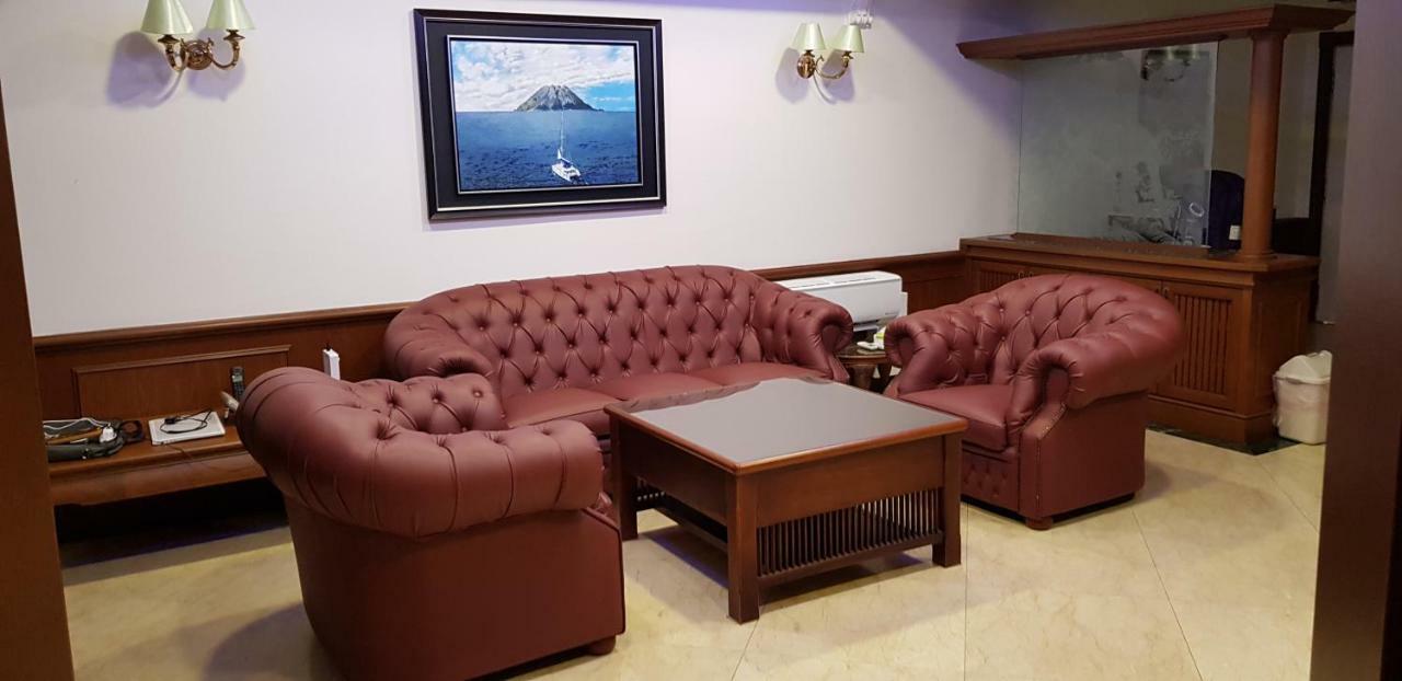 Aparthotel Marina Court Luxury Penthouse à Kota Kinabalu Extérieur photo